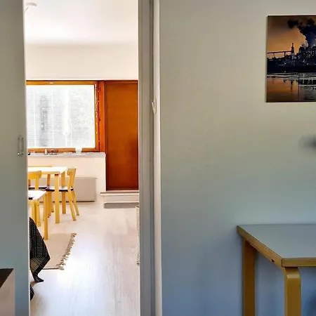 아파트 Aalto Terrace House In Paeivoelae, Sunila, Cozy And Bright Two-room Aino 콧카